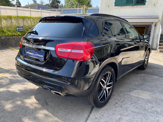 Mercedes-Benz GLA 200 Night Star