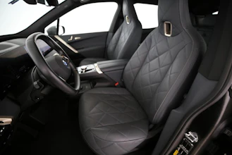 https://vehicle.imgix.net/4423252/9f6c4e3f-b915-4a03-9f3b-c19a16fc3824.jpg