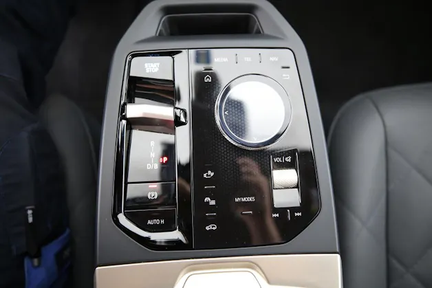 BMW iX M60