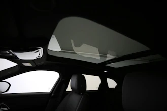 https://vehicle.imgix.net/4423285/14961c68-5d19-45f0-8333-c40aa49aa701.jpg