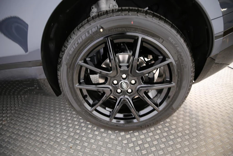 Fahrzeugbild LAND ROVER RANGE ROVER VELAR