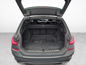 https://vehicle.imgix.net/4423292/917eb4b3-ab3b-4cef-9fbf-cb542fa27706.jpg
