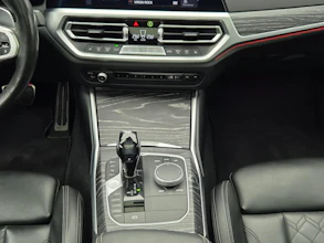 https://vehicle.imgix.net/4423292/f6a58c02-6d3c-40ca-8809-433f45b343fa.jpg