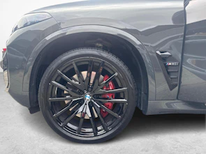 immagine del veicolo BMW X5 M60i xDrive - Gancio di traino incluso