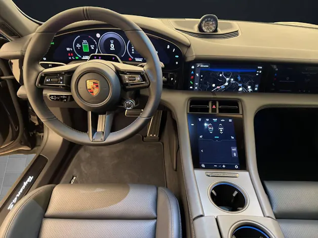 Porsche Taycan 4S Sport Turismo Black Edition