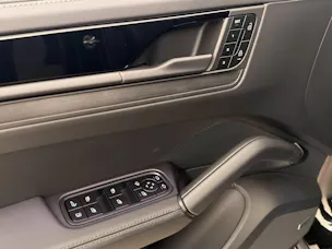 PORSCHE Cayenne S E-Hybrid Black Edition