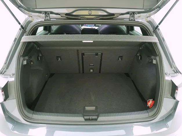 VW Golf 8 1.5 eTSI DSG R-Line