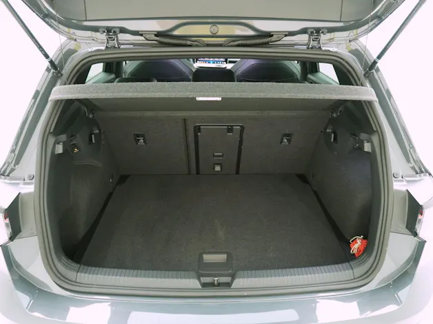 VW Golf 8 1.5 eTSI DSG R-Line