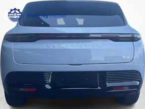 https://vehicle.imgix.net/4423501/77f6a5bc-42de-4d71-8ef5-4e7a12ad6b16.jpg