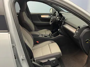 VOLVO XC40 2.0 B3 MH XCITE