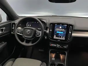 VOLVO XC40 2.0 B3 MH XCITE