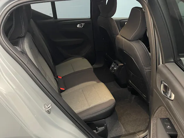 VOLVO XC40 2.0 B3 MH XCITE