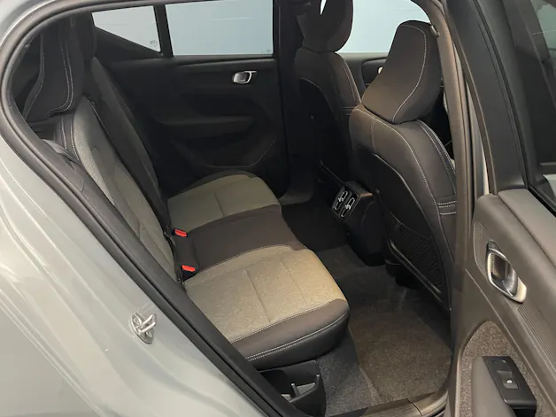 VOLVO XC40 2.0 B3 MH XCITE