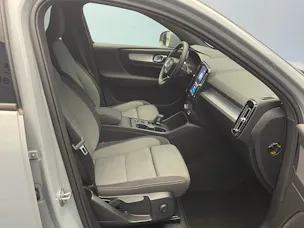 VOLVO XC40 2.0 B3 MH XCITE