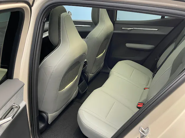 Volvo EX30 CC E60 Twin Performance AWD