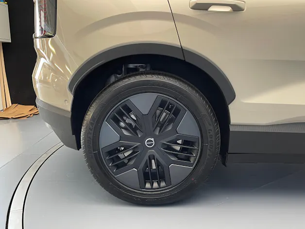 Volvo EX30 CC E60 Twin Performance AWD