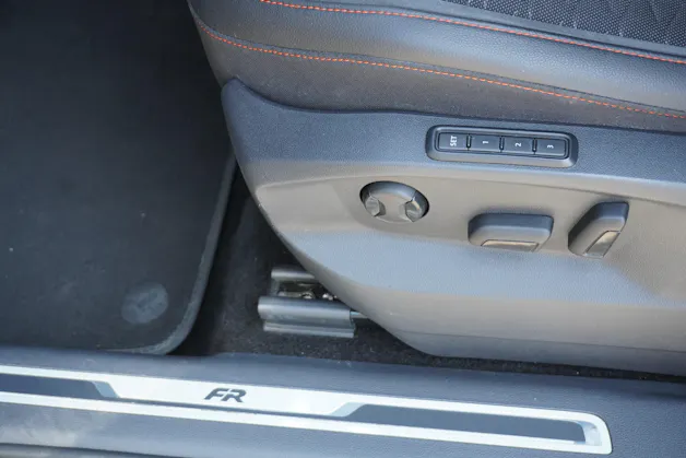 SEAT Tarraco 2.0TSI FR 4Drive DSG 7-PLÄTZER!!!