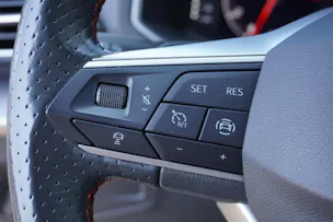 SEAT Tarraco 2.0TSI FR 4Drive DSG 7-PLÄTZER!!!