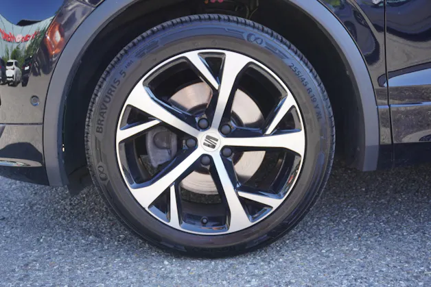 SEAT Tarraco 2.0TSI FR 4Drive DSG 7-PLÄTZER!!!