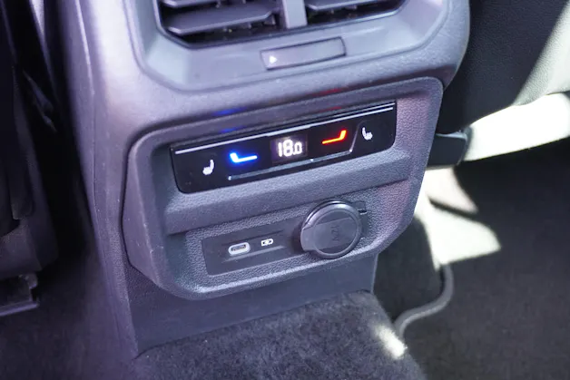SEAT Tarraco 2.0TSI FR 4Drive DSG 7-PLÄTZER!!!