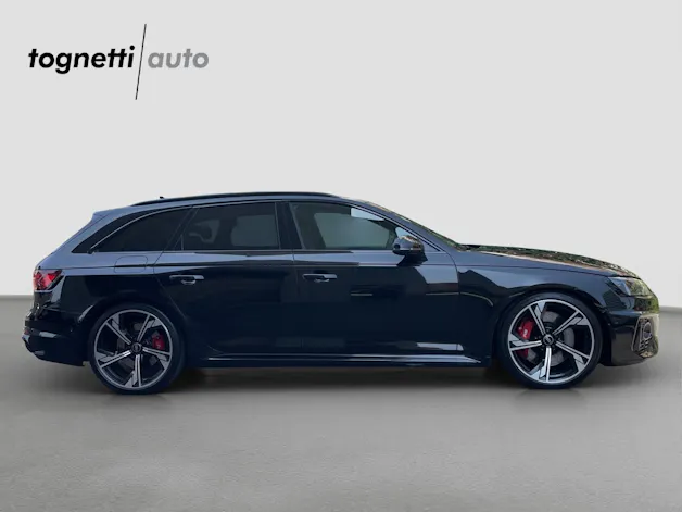 Audi RS4 Avant quattro tiptronic