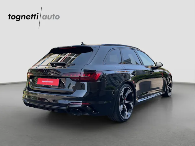 Audi RS4 Avant quattro tiptronic