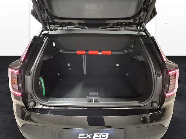 VOLVO EX30 P8 Ultra XCENTRIC Black Edition AWD
