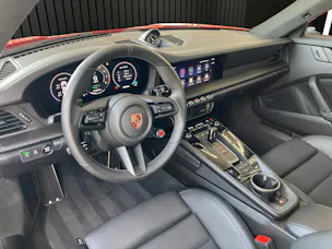 PORSCHE 911 Carrera GTS