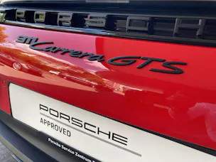 PORSCHE 911 Carrera GTS