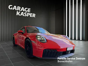 PORSCHE 911 Carrera GTS