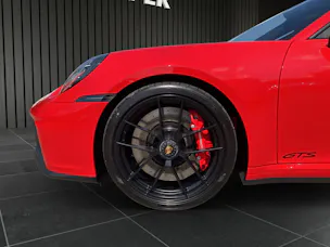 PORSCHE 911 Carrera GTS
