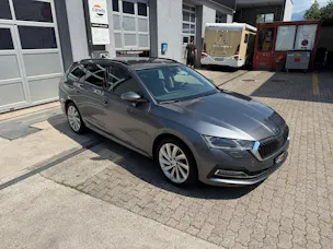 SKODA Octavia Combi 2.0 TDI DSG Style 4x4