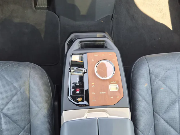 BMW iX M60
