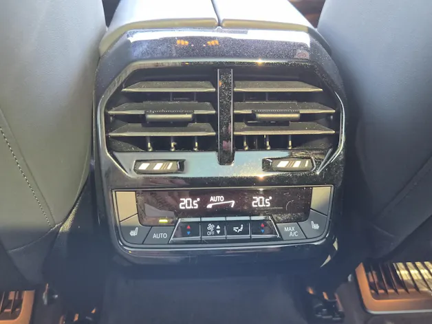 BMW iX M60