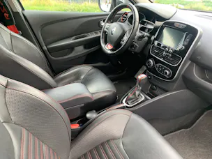 RENAULT Clio 1.6 T RS 220 Trophy EDC