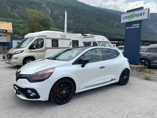 Renault Clio 1.6 T RS 220 Trophy EDC