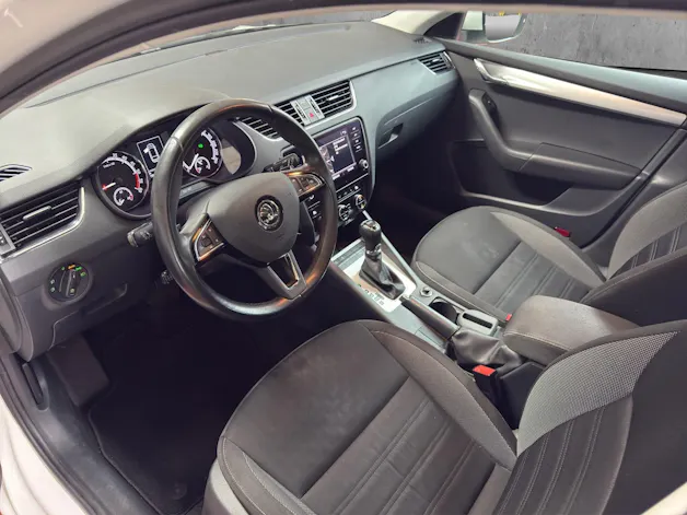 Škoda Octavia Combi 2.0 TDI Ambition DSG