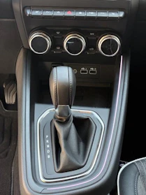 MITSUBISHI COLT 8