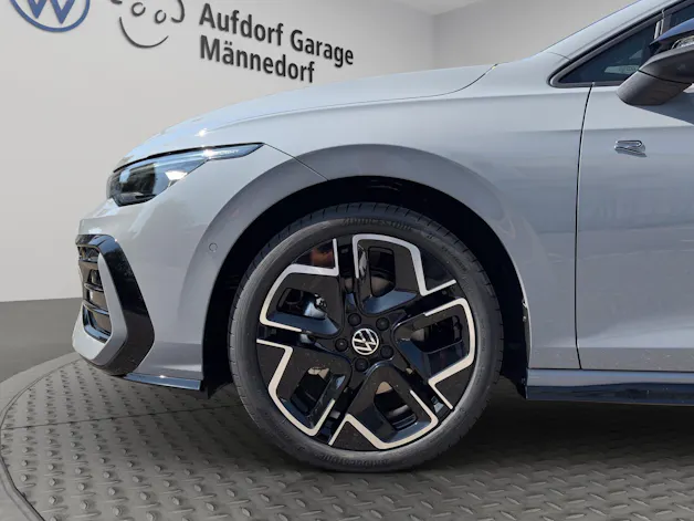 VW Golf 1.5 e TSI mHEV R-Line DSG