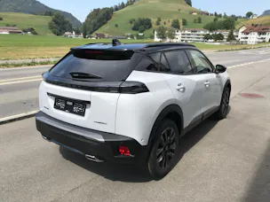 PEUGEOT 2008 1.2 145 MHEV GT Exclusive