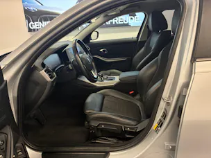 BMW 330e xDrive Touring