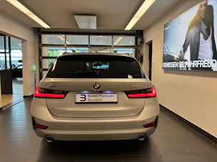 BMW 330e xDrive Touring