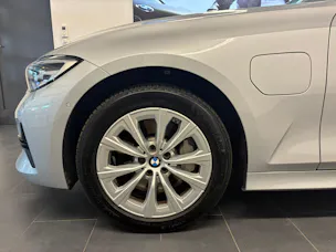BMW 330e xDrive Touring