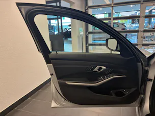 BMW 330e xDrive Touring