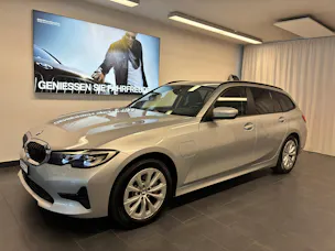 BMW 330e xDrive Touring
