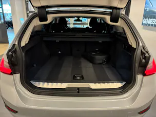 BMW 330e xDrive Touring