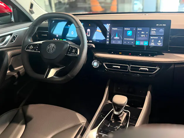 MG HS 1.5 T HEV Luxury