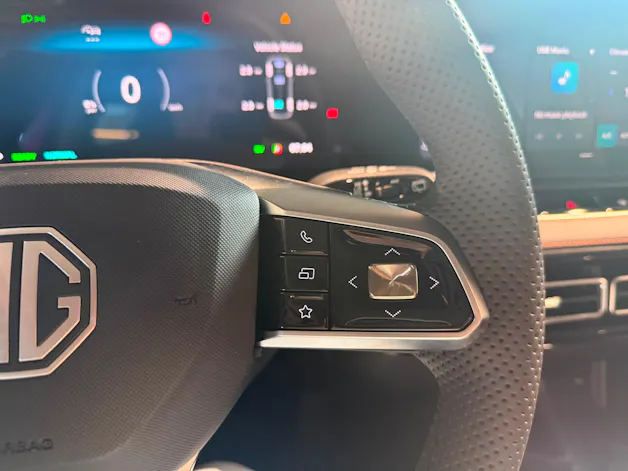 MG HS 1.5 T HEV Luxury
