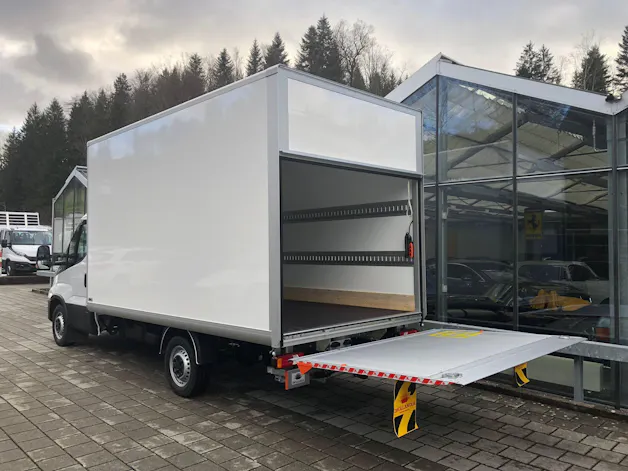 Iveco 35 S 16 H 3.0 A8 Kasten Hebebühne