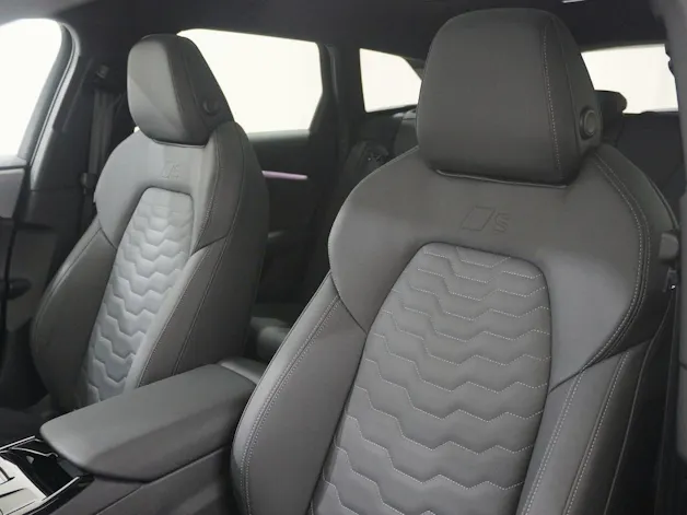 Audi A6 e-tron Avant quattro S line